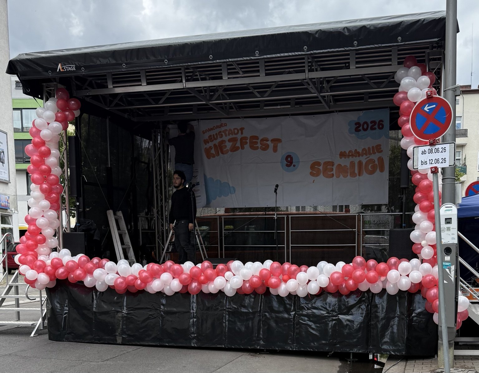 Bühne und Tontechnik beim 9. Spandauer Neustadt-Kiezfest 2026